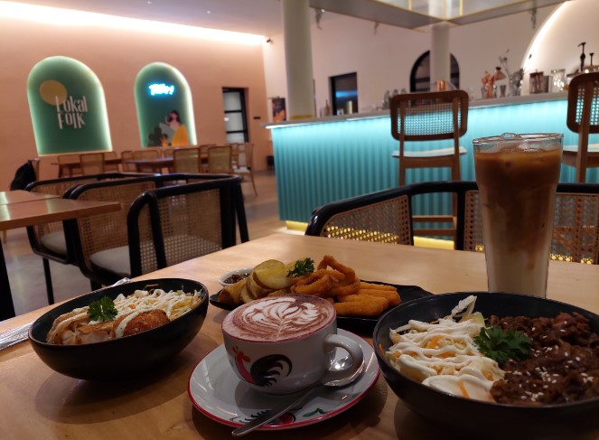 Lokal Folk Cafe Magelang Chairunnisa Andityarani, 1. Warung Makan Senerek Bu Atmo, 2. New Kebon Tebu Resto &amp; Cafe, 3. Lokal Folk Cafe Magelang, 4. Rumah Makan Tip Top, 5. Angkringan Mas Didot, 6. Sego N’Deso, 7. Kuliner Tuin Van Java Alun-Alun Magelang, 8. Waroeng Spesial Sambal SS, 9. Kupat Tahu Pojok Magelang, 10. RM Laras Hati, 11. Garden Steak, 12. RM Ayam Kosek Panjiwo, 13. RM Pancoran (Non Halal), 14. Ayam Goreng Bu Tatik, 15. SOTO SEMARANG Sriwijaya, 16. Bakso Enak Kutoarjo, 17. Tahu Kupat Pak Pangat, 18. RM Es Eny, 19. Pakelan Restaurant, 20. Rumah Makan Elok Saiyo, 21. Nagoya Japanese Fusion Resto Magelang, 22. Soto Ayam Mbah Mul, 23. CHOP CHOP MAGELANG, 24. Keboen Semilir, 25. Benoa Cafe and Resto