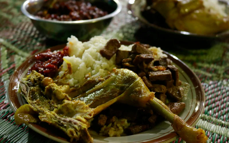 Nasi Ayam Mentog Kasmini, 1. Soto Kerbau, 2. Soto Kudus, 3. Sate Kerbau, 4. Lentog Tanjung, 5. Nasi Pindang Kerbau, 6. Garang Asem, 7. Jenang Kudus, 8. Keciput, 9. Ceriping Pisang, 10. Intip Ketan, 11. Jongklong, 12. Madu Mongso, 13. Geplak Sari, 14. Rengginang, 15. Tape Ketan, 16. Soto Kaki Kambing Gang 3, 17. Nasi Opor Sunggingan, 18. Nasi Ayam Mentog Kasmini, 19. Ayam Gongso, 20. Kacang Bawang Sumber Geulis, 21. Sirup Parijoto, 22. Pecel Pakis Colo, 23. Tahu Kecap, 24. Sayur Kangkung Santan, 25. Kopi Jetak, 26. Wedang Pejuh, 27. Wedang Coro, 28. Tahu Telur, 29. Nasi Jangkrik Daun Jati, 30. Lepet, 31. Kopi Muria, 32. Bumbu Pecel, 33. Keripik Kulit Pisang Tanduk, 34. Keripik Pakis, 35. Gethuk Nyimut Kajar, 36. Batik Khas Kudus, 37. Caping Kalo, 38. Kerajinan Bambu Desa Jepang, 39. Kerajinan Limbah Kayu, 40. Kerajinan Tempurung Kelapa, 41. Peci Goni, 42. Peci Pandan