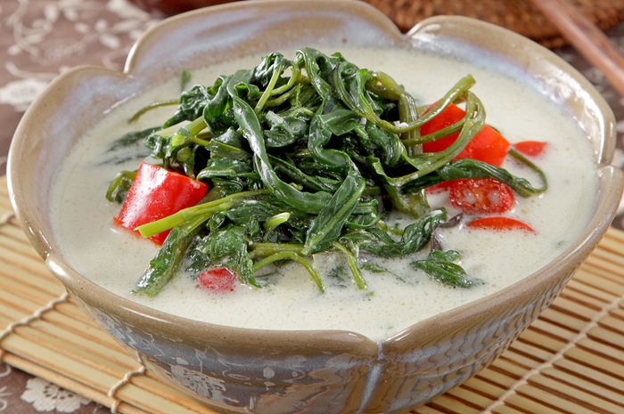 Sayur Kangkung Santan via Grid, 1. Soto Kerbau, 2. Soto Kudus, 3. Sate Kerbau, 4. Lentog Tanjung, 5. Nasi Pindang Kerbau, 6. Garang Asem, 7. Jenang Kudus, 8. Keciput, 9. Ceriping Pisang, 10. Intip Ketan, 11. Jongklong, 12. Madu Mongso, 13. Geplak Sari, 14. Rengginang, 15. Tape Ketan, 16. Soto Kaki Kambing Gang 3, 17. Nasi Opor Sunggingan, 18. Nasi Ayam Mentog Kasmini, 19. Ayam Gongso, 20. Kacang Bawang Sumber Geulis, 21. Sirup Parijoto, 22. Pecel Pakis Colo, 23. Tahu Kecap, 24. Sayur Kangkung Santan, 25. Kopi Jetak, 26. Wedang Pejuh, 27. Wedang Coro, 28. Tahu Telur, 29. Nasi Jangkrik Daun Jati, 30. Lepet, 31. Kopi Muria, 32. Bumbu Pecel, 33. Keripik Kulit Pisang Tanduk, 34. Keripik Pakis, 35. Gethuk Nyimut Kajar, 36. Batik Khas Kudus, 37. Caping Kalo, 38. Kerajinan Bambu Desa Jepang, 39. Kerajinan Limbah Kayu, 40. Kerajinan Tempurung Kelapa, 41. Peci Goni, 42. Peci Pandan