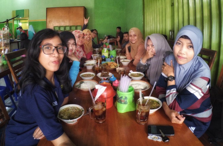 Soto Kudus Adi Roso Guitarief, 1. Sego Dalem, 2. RM Selaras, 3. Teh Jawa Resto, 4. Warung Masduki, 5. Sego Kucing Jogja Pekalongan, 6. Teras Bali, 7. Obonk Steak &amp; Ribs, 8. Pondok Ikan Bakar WIROTO, 9. Rumah Makan Panderasa, 10. Warung Makan Murah Meriah Pekalongan, 11. RM Sop Buntut Bu Leman, 12. Kios KUSTIANI, 13. Ayam Gepuk Super Lezat, 14. Sego Rakyat Mbak Ibah, 15. Teras Makan Indra Sari, 16. RM Sari Raos, 17. Nasi Uwet Haji Zarkasi, 18. Ayam Bakar Wong Solo, 19. Jade Restoran, 20. Raja Ampat Resto, 21. Soto Tauto Bang Dul Pekalongan (Pusat), 22. Soto Kudus Adi Roso, 23. RM Bung Kombor Kepiting, 24. Rumah Makan Sedep Wangi, 25. Pondok Ikan Bakar hitam Manis, 26. Garang Asem H. Masduki, 27. Lesehan Nasi Megono