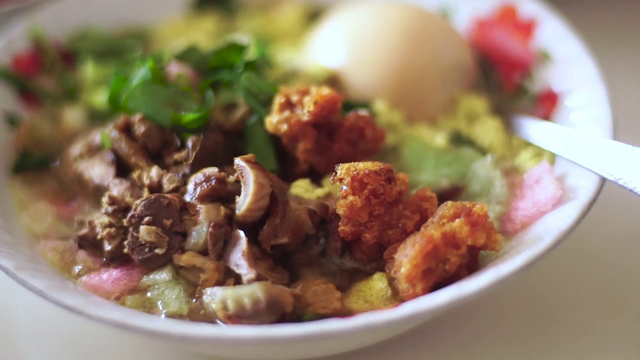 Soto Kriyik Purbalingga via Jatengkita, 1. Soto Bancar, 2. Soto Kriyik, 3. Buntil, 4. Mendoan, 5. Sate Blater, 6. Gulai Melung, 7. Keripik Tempe Niti, 8. Ondol-ondol, 9. Nopia, 10. Kue Manco, 11. Kue Toso, 12. Kacang Umpet, 13. Kacang Mirasa, 14. Permen Davos, 15. Makaroni Keju, 16. Cocktail Nanasqu, 17. Sambel Knalpot, 18. Abon Sapi, 19. Wedang Kupat, 20. Getuk Goreng, 21. Sapu Hamada, 22. Sandal Batok, 23. Kerajinan Batik Ecoprint