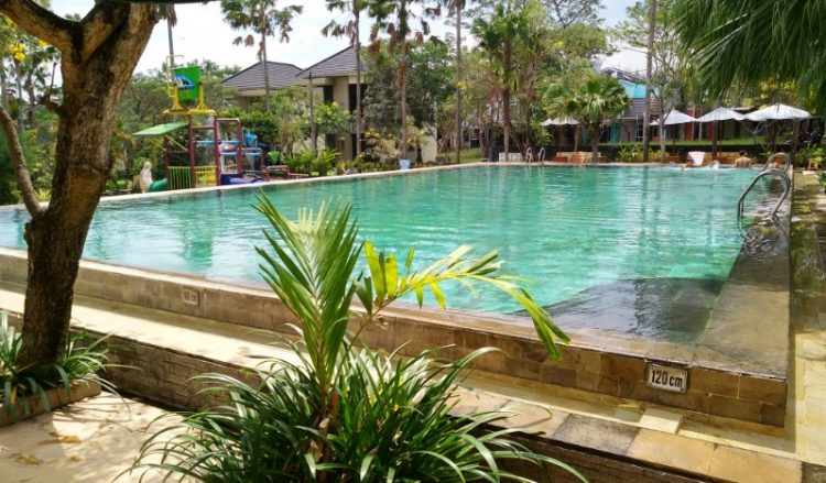 The PeakView Waterboom &amp; Resto Kharis Widhi, 1. Istana Candi (Resto dan Kolam Renang), 2. Kolam Renang Hexzone Terapi, 3. Kolam Renang Lambao, 4. Kolam Renang Bangkit Barokah, 5. Kolam Renang Tirta Santoso, 6. ARS Waterpark, 7. Waterpark Mulia Wisata, 8. Kolam Renang Museum Kretek, 9. Waterboom Taman Krida, 10. Waterboom Bukit Coffee, 11. The PeakView Waterboom &amp; Resto, 12. Cipto Mini Waterboom Undaan Lor Kudus, 13. Waterboom Mulia Klambu, 14. Bumi Honocoroko (Tutup), 15. Kolam Renang Joglo Dopang, 16. Kolam Renang Bambu Tirta