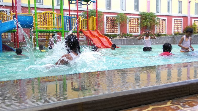 The Queen Swiming Pool MJ Channel, 1. Amazon Waterland and Themepark, 2. GLOBAL WATERBOOM, 3. SAE Swimming Pool, 4. DUA NAGA BOOM BOOM, 5. Kolam Renang Namira_99, 6. KOLAM RENANG MONICA, 7. Kolam Renang Banyu Kencono, 8. KOLAM RENANG NEW SLOE-LOUP, 9. Kolam Renang Tirta Mas, 10. Resto & Kolam Renang Sendang Rejo, 11. The Queen Swiming Pool, 12. KOLAM RENANG DUA PUTRI, 13. Kolam Renang Ambang Tirto, 14. 3R&D pool & gardens, 15. Lembah Ijo, 16. Kolam Renang Pangestu, 17. KEMASAN SWIMMING POOL, 18. Kolam Renang FATIMAH