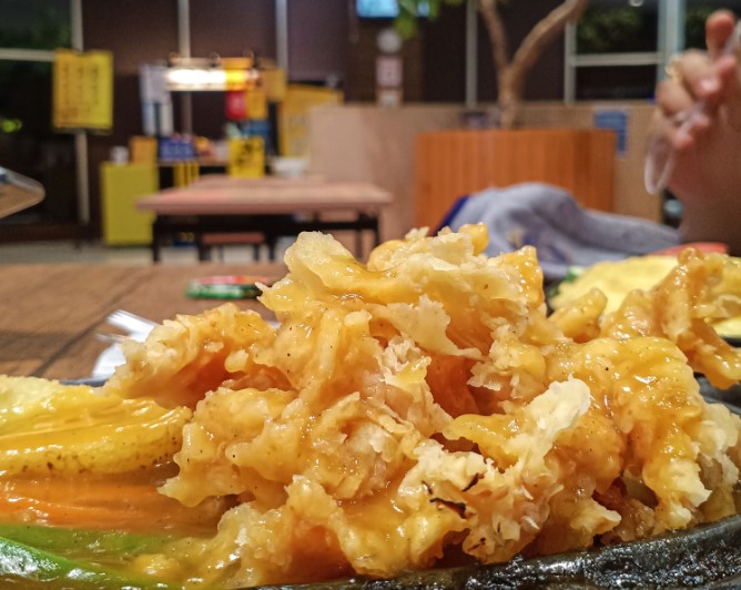 Waroeng Hotplate Arie 819, 1. Rumah Makan Saung Teko, 2. Rumah Makan Sawargi, 3. Tahu Palasari Sumedang, 4. Tahu Jembar Manah Samoja, 5. Rumah Makan Joglo Sumedang, 6. Sate Iting, 7. Rumah Makan Alam Sari, 8. Tahu Citarasa, 9. Rumah Makan Saung Cibingbin 2, 10. Ladang View Margalaksana, 11. Pizza Bugen Hj. Atikah, 12. Rumah Makan Ponyo di Sumedang, 13. Rumah Makan Kartika, 14. Rumah Makan Cahaya Sari, 15. Rumah Makan Organik Saung Nini, 16. Rumah Makan Khas Sunda Cibiuk, 17. Mayasi Sumedang, 18. Saung Alam Flora, 19. Tahu Bungkeng 1917, 20. Tutug Oncom KAJOJO, 21. Rumah Makan Cahaya Sari Gepuk Ma Acih, 22. Warung Nasi Sederhana Hj Erat, 23. Soto Edo Dan Gule, 24. Waroeng Hotplate, 25. Dapur Seafood