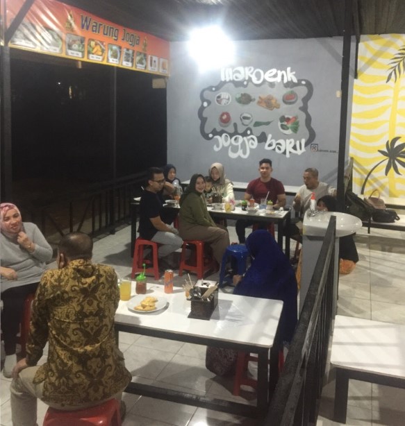 warung jogja BSA CHANNEL, 1. Casa De Alicia, 2. Kopi Ketje Jelutung, 3. Atmosfer Cafe, 4. Duniawi Coffee House, 5. Cafe Hangout, 6. Collega Cafe (Tutup), 7. The Classio Cafe, 8. Simon Son Coffee Baker, 9. Taman Langit Cafe (Tutup), 10. Coffee Story, 11. Rain Coffee and Eatery, 12. Waronk Mabes, 13. Ice&Bean, 14. Keep Burger, 15. Warunk Upnormal (Tutup), 16. Jabat Tangan Coffee, 17. Cafeka, 18. Moo Nyusu, 19. Camp Coffee, 20. QZ Comic Cafe, 21. Double D Cafe (Tutup), 22. Unlimited Cafe (Tutup), 23. Eonni M Korean Food Cafe, 24. Clave Cafe (Tutup), 25. Le Colonia, 26. Waroenk Jogja, 27. Jkovkoffie, 28. Copi Oey, 29. Circle Coffee, 30. Cafe Hello Sapa, 31. Soemantri, 32. Hepitea Story, 33. Dome Steak, 34. Cafe Buzz and Resto (Tutup)