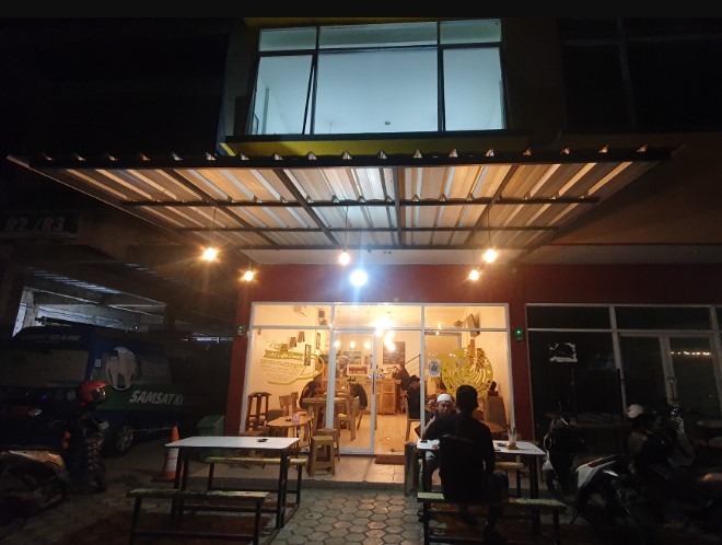 Arseven Coffee Corner Irpan Nasution (ubaneste), 1. Sabore Kitchen, 2. Secret Garden Cafe, 3. Depdoo, 4. Chicoba Cafe, 5. Mak Ecih Cafe, 6. The Celcius Coffee, 7. Bacil Cianjur, 8. Nicole’s Kitchen and Lounge, 9. Mayoutfit & Cafe, 10. Tan Keng Cu Resto & Bakery, 11. Twank Kitchen, 12. Cafe 259 Cianjur (Tutup), 13. Mr.Ebood Platinum Sayang, 14. Kilometer95 Coffee, 15. Orange Cafe Cianjur, 16. Arseven Coffee Corner, 17. Acakadut resto & Coffee Shop (Tutup), 18. Resto Wisata Ciherang, 19. Saung De Faqih, 20. Waroeng Botram, 21. MBS Bistro and Cafe (Tutup), 22. Langit Cafe, 23. Cafe Bcny, 24. Kedai Kopi Riung Gunung, 25. Sela Kopi, 26. Imah Kopi Cianjur, 27. Wardis Koffie, 28. 55 Cafe Cianjur, 29. diKala Coffee & Eatery Cianjur, 30. Cimaya (Tutup), 31. Ujala Cafe & Roastery, 32. De Baksoku, 33. Bakso Niku, 34. Cafe Teras ANYUN, 35. M Garden Cafe