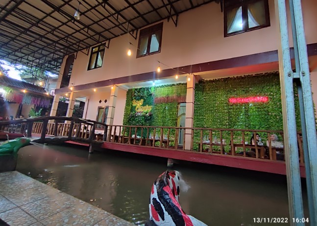 Bacil Cianjur Ahmad Efendi, 1. Sabore Kitchen, 2. Secret Garden Cafe, 3. Depdoo, 4. Chicoba Cafe, 5. Mak Ecih Cafe, 6. The Celcius Coffee, 7. Bacil Cianjur, 8. Nicole’s Kitchen and Lounge, 9. Mayoutfit & Cafe, 10. Tan Keng Cu Resto & Bakery, 11. Twank Kitchen, 12. Cafe 259 Cianjur (Tutup), 13. Mr.Ebood Platinum Sayang, 14. Kilometer95 Coffee, 15. Orange Cafe Cianjur, 16. Arseven Coffee Corner, 17. Acakadut resto & Coffee Shop (Tutup), 18. Resto Wisata Ciherang, 19. Saung De Faqih, 20. Waroeng Botram, 21. MBS Bistro and Cafe (Tutup), 22. Langit Cafe, 23. Cafe Bcny, 24. Kedai Kopi Riung Gunung, 25. Sela Kopi, 26. Imah Kopi Cianjur, 27. Wardis Koffie, 28. 55 Cafe Cianjur, 29. diKala Coffee & Eatery Cianjur, 30. Cimaya (Tutup), 31. Ujala Cafe & Roastery, 32. De Baksoku, 33. Bakso Niku, 34. Cafe Teras ANYUN, 35. M Garden Cafe