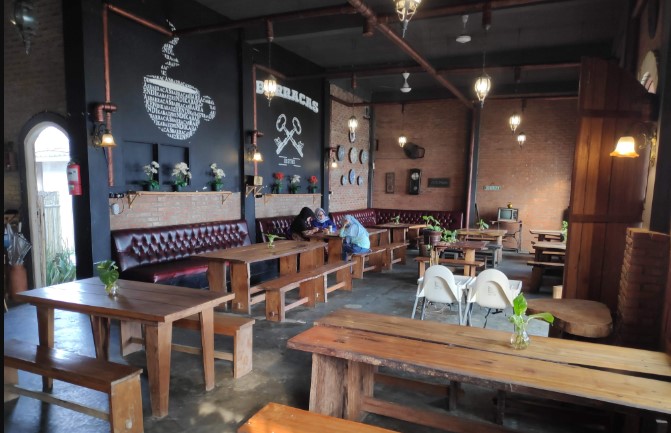 Barracas Bistro Aditia Kamil, 1. Well The Food (WTF Cafe), 2. Dailycious Cafe & Resto, 3. Bencoolen Coffee House, 4. Janji Jiwa & Jiwa Tea Jilid 485, 5. Waroeng Kupi Rumoh Atjeh, 6. Nick Coffee & Ayam Pringgading, 7. Edu Coffee, 8. Konakito (Tutup), 9. Adem Resto, 10. Papuk Mamuk, 11. Aloha Resto, 12. Kedai Kopi Luwak, 13. Eleven Cafe Bengkulu, 14. Bro and Sis Cafe, 15. Truly Cafe and Resto (Tutup), 16. Dream Tea House, 17. Kedai 63 (Tutup), 18. Paris Van Java Cafetaria (Tutup), 19. Roemah Roti, 20. Garis Waktu Coffee, 21. Teras Tebeng, 22. Mozilicious, 23. Rucci Coffee and Mixology, 24. Cafe Metime.id, 25. Bogoshipo Cafe, 26. David Black and Coffee, 27. Time to Wohoo, 28. Barracas Bistro