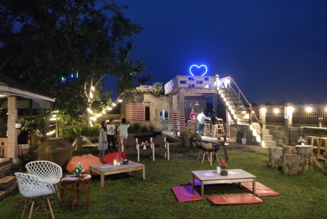 Bumi Aki Green septian machendra, 1. Pondok Nara, 2. Kopi Bakar Bapak Endut, 3. Cafe sarasa coffee shop, 4. Kubik Coffee, 5. Joe’s Brother Coffee Shop &amp; Resto, 6. Bitts Fast&amp;Slow Coffee Bar, 7. Kedai Kopi Toleat, 8. The Suma’s coffee and Music Room, 9. Mc Bamm Corner Cafe, 10. Mustafa 85, 11. Cafe Duren Menes, 12. De’ Badak Cafe (Tutup), 13. Cafe Gadget, 14. Kapulso Cafe, 15. Cafe Youkichen House (Tutup), 16. Cafe Tropis, 17. Cafe Bumi Aki Green, 18. Sejiwa Coffee, 19. Armor Kopi, 20. Mimiti Coffee and Space (Tutup), 21. Di Dago Coffee, 22. Dua Coffee, 23. Int.space, 24. Yumaju Coffee (Tutup), 25. Dikopian, 26. Enemy Coffee Shop, 27. RJ Coffee, 28. Jung Coffee Pandeglang, 29. Kopi_Santri, 30. Villa Hijau Cafe