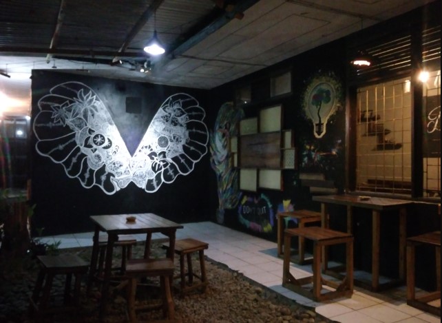 Cafe Waroeng Dialogue Satrio Yamanda Putra, 1. Marlina Kopi, 2. Laloma Cafe, 3. Humble Coffee, 4. Djasmine Coffee, 5. Kedai Artha (Tutup), 6. Oak’s Cafe &amp; Resto (Tutup), 7. Cafe Noni, 8. Kedai KopiApik, 9. Cafe Waroeng Dialogue (Tutup), 10. Kedai Kopi RoaKrak, 11. Cafe Talulla (Tutup), 12. Woza Majalengka (Tutup), 13. Ngopi Bung Majalengka, 14. TROPIS – Warung TKP Majalengka, 15. Bengkel Kopi De’brework, 16. Double_d Cafe, 17. Taman Raharja, 18. Saneskape, 19. Cafekopi, 20. Kedai Baraya Cigasong, 21. Resto Cafe 99, 22. Ambet Kasih Coffee, 23. Tigadelapan Majalengka, 24. La Reina Cafe, 25. Kedai KopiApik, 26. Simfoni Coffee Taste and Place, 27. Ben’s Coffee and Space, 28. JS Cafe and Restaurant