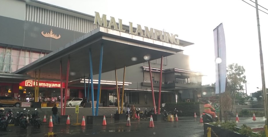 Ciplaz Lampung (RAMAYANA) rahmat adisaputra, 1. Flipflop Coffee, 2. Warung Nongkrong (WN), 3. TEMAN KOPI, 4. Beringin Cinta Unila, 5. KFC Kedaton Lampung, 6. Mall Boemi Kedaton, 7. Tugu Adipura Bundaran Gajah, 8. Waroeng Diggers, 9. Tugu Pengantin, 10. Lungsir, 11. Halaman Kantor Gubernur, 12. Wood Stairs Cafe, 13. Stadion Pahoman, 14. PKOR Way Halim, 15. The Summit Bistro, 16. Oops Pujasera, 17. Lampung Walk, 18. Kedai Mie Aceh Jamboe Raya Way Halim, 19. Cafe Babe (Tutup), 20. Jumbo SeaFood (Tutup), 21. Sky Garden Cafe and Resto, 22. Dijou Coffeebar ( RELX ), 23. Liep’s Cafe, 24. Owl Cafe (Tutup), 25. Perut Bulat Cafe and Resto (Tutup), 26. Alun-alun Kota bandar Lampung alias Taman Gajah, 27. Ciplaz Lampung (RAMAYANA), 28. Depan Museum Lampung