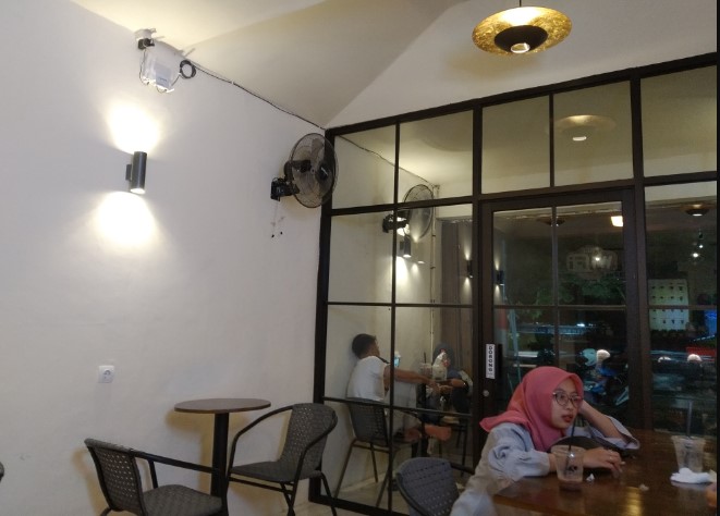 Co.Choc Serang Fakhri, 1. Cafe Kebon Cau, 2. Foyu Coffee and Gelato, 3. Kingkong Coffee &amp; Eatery, 4. Zhieva Coffee, 5. KopiJalu, 6. Bubble Cafe and Gallery, 7. Carios, 8. Sobahollic Cafe, 9. Salawasna Coffee, 10. Kiara Coffee, 11. Hastag Coffee, 12. Kopi Dari Hati, 13. Kedai Adventure, 14. Kedai Kopi Bhumi, 15. Selokosa Coffee and Space, 16. The Groots Coffee Shop, 17. Kedai Kopi Om Bewok, 18. Tatakan Coffee, 19. Kiri Coffee and Eatery, 20. Langit Senja Coffee &amp; Ramen, 21. CRUZ Coffee and Work Space, 22. Lebjar Coffee and Noodle, 23. Fisa Kopi &amp; Gelato, 24. Takaran Coffee Collective, 25. Kopi Jelita, 26. Bukit Waruwangi, 27. Ginger Garden Cafe, 28. Gama Food Center, 29. Koeno Terminal Point, 30. Pondok Tiara, 31. Burger Ciceri, 33. Ngemil Cafe and Resto, 34. Rumah Kopi Serang, 35. Monster Cheese Pizza, 36. Umakite, 37. Padepokan Kopi, 38. Taman Kopi Serang