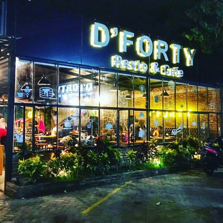 D'Forty Resto and Cafe, 1. Meetime Eatery, 2. Lynne’s Coffee & Kitchen, 3. Robby Coffee and Tea, 4. My Story Cafe, Bistro & Social House, 5. Olive Bistro (Cafe & Resto), 6. Terajeh Coffee and Steak House, 7. Famouz Cafe, 8. Baraja Coffee, 9. Markas Cafe, 10. Garasi Cafe, 11. MooCow Fresh Milk, 12. D’Forty Resto and Cafe, 13. DelVente Cafe (Tutup), 14. Dessert Garden, 15. Paddi Cafe & Bistro, 16. Kopi Montong, 17. Strawberry Delight, 18. EatBoss Cirebon, 19. Lambada Cafe, 20. Sabandina Koffie, 21. Kedai Putu, 22. Little Black Coffee and Tea, 23. Kedai Tenggo, 24. Kopi Manao, 25. Tremor Coffee Cirebon (Tutup), 26. PAPER & SIP, 27. Sky Cafe by Cordela Hotel, 28. Wkwk Cafe (Cafe), 29. Tempat Makan bus Garuda Mas, 30. Rumah Makan Sri Jaya, 31. Pringsewu Palikanci Resto, 32. Rumah Mantan