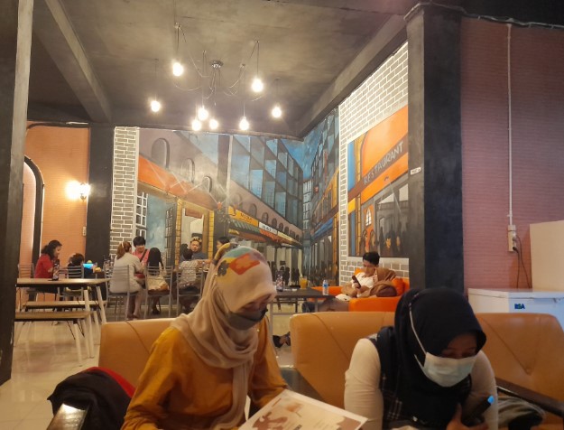 Dailycious Cafe & Resto Nirkuning, 1. Well The Food (WTF Cafe), 2. Dailycious Cafe & Resto, 3. Bencoolen Coffee House, 4. Janji Jiwa & Jiwa Tea Jilid 485, 5. Waroeng Kupi Rumoh Atjeh, 6. Nick Coffee & Ayam Pringgading, 7. Edu Coffee, 8. Konakito (Tutup), 9. Adem Resto, 10. Papuk Mamuk, 11. Aloha Resto, 12. Kedai Kopi Luwak, 13. Eleven Cafe Bengkulu, 14. Bro and Sis Cafe, 15. Truly Cafe and Resto (Tutup), 16. Dream Tea House, 17. Kedai 63 (Tutup), 18. Paris Van Java Cafetaria (Tutup), 19. Roemah Roti, 20. Garis Waktu Coffee, 21. Teras Tebeng, 22. Mozilicious, 23. Rucci Coffee and Mixology, 24. Cafe Metime.id, 25. Bogoshipo Cafe, 26. David Black and Coffee, 27. Time to Wohoo, 28. Barracas Bistro