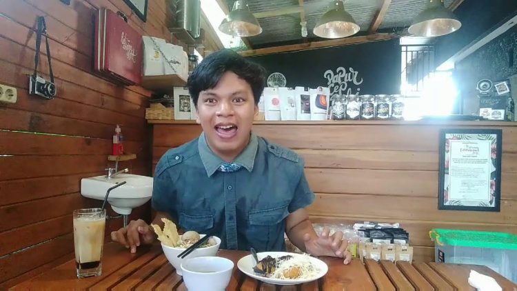 Dapur Cep Bobby via Youtube Aa Edoy, 1. Kedai Kopi Biji, 2. Teens Cafe, 3. Barrade Koffie, 4. Flamboyant Kopi Areng, 5. Jandela Kopi, 6. Belrumm Coffee, 7. Warung Cikopi, 8. Overtime Coffee, 9. Akum Steak, 10. Kedai Berry and Billiard, 11. D Cof Cafe (Tutup), 12. Cokro Bubble &amp; Mie Jeko, 13. Kedai Kopi D’raja, 14. Chili and Cheer Cafe (Tutup), 15. Dapur Cep Bobby, 16. Satir, 17. Djoeanda 265 Coffee &amp; Kitchen, 18. Kopi Jati, 19. Kedai Viral Ciamis, 20. Lebih Dari Coffee, 21. D Cof Cafe (Tutup), 22. Sitdownkopi, 23. Shottime coffee, 24. Selaras Outdoor Cafe Ciamis, 25. Rumah Buni Cafe &amp; Resto, 26. Albaik, 27. Parkir Café D’Puncer, 28. DOM Coffee Ciamis, 29. Taya Coffee, 30. Partha Coffee and Kitchen (Tutup), 31. Happen Coffee and Kitchen (Tutup), 32. Namles Coffee and Bread (Tutup), 33. Kopi Darat (Tutup), 34. Karib Coffee, 35. Kopi Janji Jiwa, 36. Alun-alun Ciamis, 37. WDcaffe, 38. Kedai Harmoni