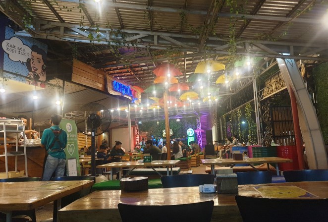 Gunz Cafe rian firmansah, 1. House Of Merich, 2. Bonn Garden Cafe, 3. Soree, 4. Temu Rindu Coffee & Eatery (Tutup), 5. Bumi Tu7uh, 6. Adore Cafe and Studio Room, 7. Mayor Board Game Cafe (Tutup), 8. Luthier Coffee, 9. Joy’n Coffee, 10. Equator Rooftop Cafe, 11. Gunz Cafe, 12. Chachago Palembang, 13. The Forest, 14. R&B Grill Palembang, 15. 88 C Bakery and Resto, 16. Kopi Darat Garden Cafe, 17. York Cafe, 18. Nyandu Cafe and Turtle Farm (Tutup), 19. Kedai D’Rusun, 20. Kambang Iwak, 21. Taman Simpang Polda, 22. Warung Kopi Apek, 23. Bandrek 555 Kedaung, 24. Warung Mama Lenggang, 25. Taman Sekanak Lambidaro, 26. Kedai Siru, 27. Benteng Kuto Besak, 28. History Coffee, 29. Bingen Cafe (Tutup)