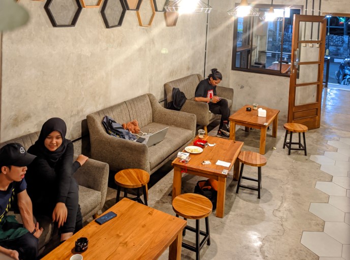 Jemma Coffee Rizky F Yuliansyah, 1. Kopilogi, 2. Jemma Coffee, 3. Zabir Coffee and Friends, 4. Our Home ( Eat – Drink – Read ), 5. Hangout Cafe, 6. MENUME Terrace White Cafe, 7. D’Anclom Bistro (Tutup), 8. Garasi Mono Cafe (Tutup), 9. Toast Ngopi, 10. Roti & Kopi Gudang Rasa, 11. Lyfe Eatery (Tutup), 12. Talkie Space, 14. King Cafe, 15. Mahkota Java Cafe, 16. LAMANSUA Coffee, 17. 57 Terus Coffee, 18. D’Eleven Cafe & Resto (Tutup), 19. Cima Milk (Tutup), 20. Taman Kopi Cisurupan, 21. Collega Coffee, 22. Fratello Gelato and Coffee Shop (Tutup), 23. Warkop Mang Ucup, 24. Penyoe Kakopi, 25. Tempat Ketiga, 26. Balong, 27. Kopi Senja, 28. Yogiva Cafe and Resto, 29. SHAFF Resto & Cafe, 30. Benjamin Coffee Bar, 31. Cafe Cozy Afternoon, 32. Eatboss Garut (Tutup), 33. Hayoo Ngopi