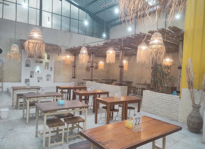 Kedai Artha Majalengka Cecep Ramdani, 1. Marlina Kopi, 2. Laloma Cafe, 3. Humble Coffee, 4. Djasmine Coffee, 5. Kedai Artha (Tutup), 6. Oak’s Cafe &amp; Resto (Tutup), 7. Cafe Noni, 8. Kedai KopiApik, 9. Cafe Waroeng Dialogue (Tutup), 10. Kedai Kopi RoaKrak, 11. Cafe Talulla (Tutup), 12. Woza Majalengka (Tutup), 13. Ngopi Bung Majalengka, 14. TROPIS – Warung TKP Majalengka, 15. Bengkel Kopi De’brework, 16. Double_d Cafe, 17. Taman Raharja, 18. Saneskape, 19. Cafekopi, 20. Kedai Baraya Cigasong, 21. Resto Cafe 99, 22. Ambet Kasih Coffee, 23. Tigadelapan Majalengka, 24. La Reina Cafe, 25. Kedai KopiApik, 26. Simfoni Coffee Taste and Place, 27. Ben’s Coffee and Space, 28. JS Cafe and Restaurant