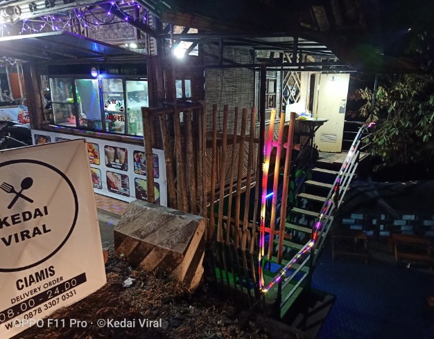 Kedai Viral Ciamis Sayogi sayid Hendarto, 1. Kedai Kopi Biji, 2. Teens Cafe, 3. Barrade Koffie, 4. Flamboyant Kopi Areng, 5. Jandela Kopi, 6. Belrumm Coffee, 7. Warung Cikopi, 8. Overtime Coffee, 9. Akum Steak, 10. Kedai Berry and Billiard, 11. D Cof Cafe (Tutup), 12. Cokro Bubble &amp; Mie Jeko, 13. Kedai Kopi D’raja, 14. Chili and Cheer Cafe (Tutup), 15. Dapur Cep Bobby, 16. Satir, 17. Djoeanda 265 Coffee &amp; Kitchen, 18. Kopi Jati, 19. Kedai Viral Ciamis, 20. Lebih Dari Coffee, 21. D Cof Cafe (Tutup), 22. Sitdownkopi, 23. Shottime coffee, 24. Selaras Outdoor Cafe Ciamis, 25. Rumah Buni Cafe &amp; Resto, 26. Albaik, 27. Parkir Café D’Puncer, 28. DOM Coffee Ciamis, 29. Taya Coffee, 30. Partha Coffee and Kitchen (Tutup), 31. Happen Coffee and Kitchen (Tutup), 32. Namles Coffee and Bread (Tutup), 33. Kopi Darat (Tutup), 34. Karib Coffee, 35. Kopi Janji Jiwa, 36. Alun-alun Ciamis, 37. WDcaffe, 38. Kedai Harmoni