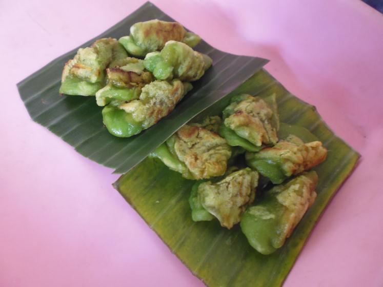 Kipo via Kemdikbud, 1. Ndas Borok khas Temanggung, 2. Sego Gono, 3. Sego Urap, 4. Iwak Kali Laras Soropadan, 5. Balung Kuwuk, 6. Mendut, 7. Brongkos Kikil, 8. Tiwul khas Temanggung, 9. Buntil, 10. Bajingan, 11. Ketan Gudig, 12. Entho Cothot, 13. Empis Empis Tahu Tempe, 14. Lento, 15. Jadah, 16. Gesing, 17. Tempong, 18. Corobikang, 19. Perkedel Kimpul, 20. Bubur Saren, 21. Jali, 22. Kipo, 23. Wedang Ronde Wasis, 24. Nasi Goreng Tembakau, 25. Kupat Tahu Batoar, 26. Pisang Aroma