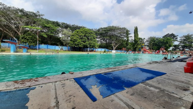 Kolam Renang Artha Tirta Bagas Wira, 1. Sumber Adventure Center (SAC), 2. Kolam Renang Artha Tirta, 3. Kolam Renang Alam Tirta, 4. Kolam Renang Tirta Lestari, 5. Wisata Pesona Trukan Tambahrejo (PTT), 6. Kolam Renang Terbis, 7. Taman Cerdas Purworejo, 8. Kolam Renang Sari Etawa, 9. Kolam Renang Combatama, 10. Kolam Renang Kamal Tirta, 12. Kolam Renang Tika & Prima, 13. Kolam Renang Tirta Arum Desa Tegalaren, 14. Kolam Renang Padusan Ndeso & Kolam Pemancingan Panji Jaya