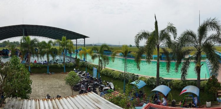Kolam Renanģ Bulaksari ivan suseno, 1. Kolam Renang Banyubiru, 2. Kolam Renanģ Bulaksari, 3. Dupan Water Park, 4. Kolam Renang BRD Pekalongan Dreams Big Park, 5. Kolam Renang Binali, 6. Kolam Renang Prima Graha Karanganyar, 7. Telaga Al Kautsar, 8. Kolam Renang Kedung Ketjeh, 9. Kolam Renang Kulu Asri, 10. Kolam Renang Bandar EcoPark, 11. Kolam Renang Tirta Arum, 12. Kolam Renang Grabyag Tirta Asri (GTA), 13. Anisa Water Park, 14. Kolam Renang, Terapi Ikan, dan RM. Kebon Jeruk, 15. Kolam Renang TIRTA GALIH, 16. Kolam Renang Langkap