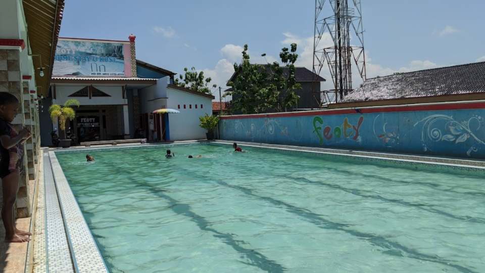 Kolam Renang Feoty google maps Ozanzt Arfians, 1. Widuri Water Park Pemalang, 2. Zatobay Waterboom , 3. Bening Waterboom, 4. Kolam Renang Moga Indah, 5. Agrowisata CSPT Comal Baru, 6. Kolam Renang Panorama, 7. Kolam Renang Feoty, 8. GJ KEBANGGAN, 9. KOLAM RENANG KELUARGA ACIPA GONDANG, 10. Kolam Renang SERUNI, 11. WISATA MATA AIR GETEK, 12. Kolam Renang Wiloci Karangsari, 13. Pemandian Moga Situs Arca Ganesha, 14. Gatra Kencana Bojongnangka, 15. Olympic Swimming Pool Widuri, 16. Kolam Renang Bantarbolang Foresta