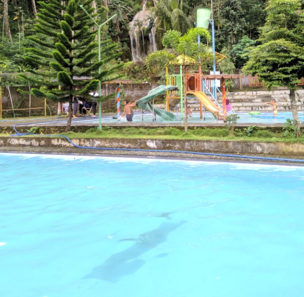 Kolam Renang Sari Etawa Arif, 1. Sumber Adventure Center (SAC), 2. Kolam Renang Artha Tirta, 3. Kolam Renang Alam Tirta, 4. Kolam Renang Tirta Lestari, 5. Wisata Pesona Trukan Tambahrejo (PTT), 6. Kolam Renang Terbis, 7. Taman Cerdas Purworejo, 8. Kolam Renang Sari Etawa, 9. Kolam Renang Combatama, 10. Kolam Renang Kamal Tirta, 12. Kolam Renang Tika & Prima, 13. Kolam Renang Tirta Arum Desa Tegalaren, 14. Kolam Renang Padusan Ndeso & Kolam Pemancingan Panji Jaya