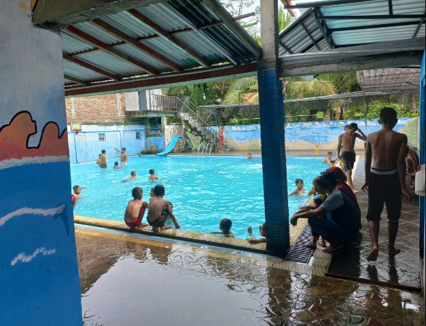 Kolam renang combatama Ahmad Sofan, 1. Sumber Adventure Center (SAC), 2. Kolam Renang Artha Tirta, 3. Kolam Renang Alam Tirta, 4. Kolam Renang Tirta Lestari, 5. Wisata Pesona Trukan Tambahrejo (PTT), 6. Kolam Renang Terbis, 7. Taman Cerdas Purworejo, 8. Kolam Renang Sari Etawa, 9. Kolam Renang Combatama, 10. Kolam Renang Kamal Tirta, 12. Kolam Renang Tika & Prima, 13. Kolam Renang Tirta Arum Desa Tegalaren, 14. Kolam Renang Padusan Ndeso & Kolam Pemancingan Panji Jaya