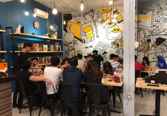 Mayor Board Game Cafe, 1. House Of Merich, 2. Bonn Garden Cafe, 3. Soree, 4. Temu Rindu Coffee & Eatery (Tutup), 5. Bumi Tu7uh, 6. Adore Cafe and Studio Room, 7. Mayor Board Game Cafe (Tutup), 8. Luthier Coffee, 9. Joy’n Coffee, 10. Equator Rooftop Cafe, 11. Gunz Cafe, 12. Chachago Palembang, 13. The Forest, 14. R&B Grill Palembang, 15. 88 C Bakery and Resto, 16. Kopi Darat Garden Cafe, 17. York Cafe, 18. Nyandu Cafe and Turtle Farm (Tutup), 19. Kedai D’Rusun, 20. Kambang Iwak, 21. Taman Simpang Polda, 22. Warung Kopi Apek, 23. Bandrek 555 Kedaung, 24. Warung Mama Lenggang, 25. Taman Sekanak Lambidaro, 26. Kedai Siru, 27. Benteng Kuto Besak, 28. History Coffee, 29. Bingen Cafe (Tutup)