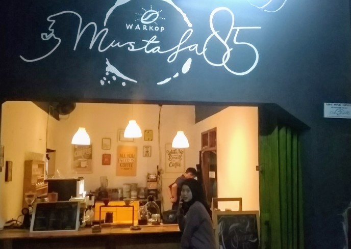 Mustafa 85 Hidayatullah, 1. Pondok Nara, 2. Kopi Bakar Bapak Endut, 3. Cafe sarasa coffee shop, 4. Kubik Coffee, 5. Joe’s Brother Coffee Shop &amp; Resto, 6. Bitts Fast&amp;Slow Coffee Bar, 7. Kedai Kopi Toleat, 8. The Suma’s coffee and Music Room, 9. Mc Bamm Corner Cafe, 10. Mustafa 85, 11. Cafe Duren Menes, 12. De’ Badak Cafe (Tutup), 13. Cafe Gadget, 14. Kapulso Cafe, 15. Cafe Youkichen House (Tutup), 16. Cafe Tropis, 17. Cafe Bumi Aki Green, 18. Sejiwa Coffee, 19. Armor Kopi, 20. Mimiti Coffee and Space (Tutup), 21. Di Dago Coffee, 22. Dua Coffee, 23. Int.space, 24. Yumaju Coffee (Tutup), 25. Dikopian, 26. Enemy Coffee Shop, 27. RJ Coffee, 28. Jung Coffee Pandeglang, 29. Kopi_Santri, 30. Villa Hijau Cafe