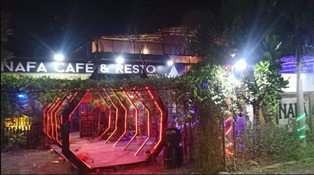 Nafa Cafe, 1. Stasiun Kopi Purwakarta, 2. Hutan Jati Cafe & Gelato, 3. Jiro Coffee & Toast, 4. Oppa Korean Cafe & BBQ, 5. Two Elements Cafe, 6. Kakota Cafe dan Resto, 7. Queena Cake Corner, 8. Café The Sunday, 9. WKWK Food And Drink – Purwakarta, 10. Cafe & Resto FOLLOWMIE (Tutup), 11. W.H.O Warung Hotplate Odon – Purwakarta, 22. HEYHO CAFE AND COFFEE BAR, 13. Ngawangkong Cafe & Karaoke, 14. Selabin Tana Cafe (Tutup), 15. Nafa Cafe (Tutup), 16. Hide & Seek Purwakarta, 17. Hexa Space, 20. Teh Susu (Tutup), 21. Waroeng OTW (Tutup), 22. Yuri House Cafe (Tutup), 23. Inspired Coffee and Lounge (Tutup Sementara), 24. Hashtag Cafe (Tutup), 25. Warunk Upnormal Purwakarta, 26. Kopi Yor Purwakarta, 27. IMAKU Coffee & Pastry