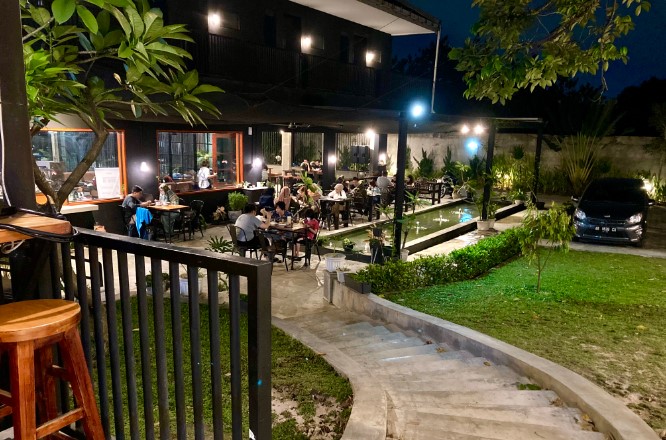 Norma Coffee Indonesia ma shakti, 1. Sky Park Cafe & Bar, 2. Norma Coffee Indonesia, 3. Teras Kopi Sumatera, 4. Garasi 99 Kopitiam, 5. Local Pantry & Studio Karaoke, 6. Re Caffe Platinum, 7. Vivace Cafe, 8. Karambia Cafe and Hangout, 9. Kaldi Coffee Shop, 10. One Alumni Coffee, 11. Aksén Coffee, 12. Tong Susu Cafe, 13. Peterseli Kitchen, 14. Erber Coffee Nodal, 15. GreenSmoothie Factory, 16. Warunk Upnormal (Tutup), 17. Cubic Cafe (Tutup), 18. Mr.Brewok Cafe & Resto, 19. Ghazy, 20. Waroeng Wahid, 21. Lick & Latte Cafe and Resto (Tutup), 22. Memo Cafe (Tutup), 23. Krema Koffie, 24. Ochado Cafe (Tutup), 25. Warkop Pinggiran 45 (Tutup), 26. Sintesa Cafe and Creative Space, 27. Sanobar, 28. Pesona Coffee Pekanbaru