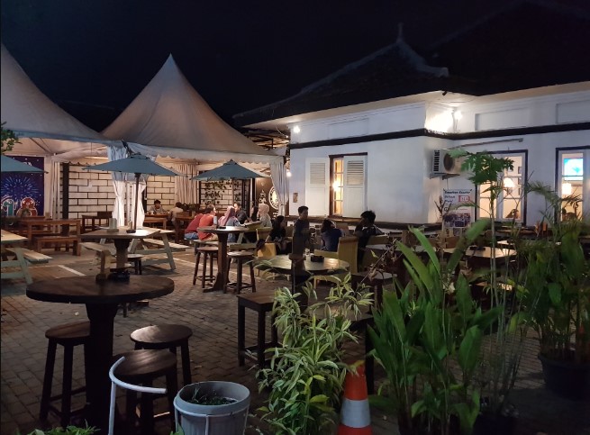 Stasiun Kopi Purwakarta Dhiki Adimijaya, 1. Stasiun Kopi Purwakarta, 2. Hutan Jati Cafe & Gelato, 3. Jiro Coffee & Toast, 4. Oppa Korean Cafe & BBQ, 5. Two Elements Cafe, 6. Kakota Cafe dan Resto, 7. Queena Cake Corner, 8. Café The Sunday, 9. WKWK Food And Drink – Purwakarta, 10. Cafe & Resto FOLLOWMIE (Tutup), 11. W.H.O Warung Hotplate Odon – Purwakarta, 22. HEYHO CAFE AND COFFEE BAR, 13. Ngawangkong Cafe & Karaoke, 14. Selabin Tana Cafe (Tutup), 15. Nafa Cafe (Tutup), 16. Hide & Seek Purwakarta, 17. Hexa Space, 20. Teh Susu (Tutup), 21. Waroeng OTW (Tutup), 22. Yuri House Cafe (Tutup), 23. Inspired Coffee and Lounge (Tutup Sementara), 24. Hashtag Cafe (Tutup), 25. Warunk Upnormal Purwakarta, 26. Kopi Yor Purwakarta, 27. IMAKU Coffee & Pastry