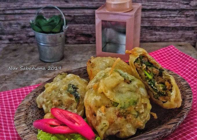 Tempong via Cookpad Nur Sabatiana, 1. Ndas Borok khas Temanggung, 2. Sego Gono, 3. Sego Urap, 4. Iwak Kali Laras Soropadan, 5. Balung Kuwuk, 6. Mendut, 7. Brongkos Kikil, 8. Tiwul khas Temanggung, 9. Buntil, 10. Bajingan, 11. Ketan Gudig, 12. Entho Cothot, 13. Empis Empis Tahu Tempe, 14. Lento, 15. Jadah, 16. Gesing, 17. Tempong, 18. Corobikang, 19. Perkedel Kimpul, 20. Bubur Saren, 21. Jali, 22. Kipo, 23. Wedang Ronde Wasis, 24. Nasi Goreng Tembakau, 25. Kupat Tahu Batoar, 26. Pisang Aroma
