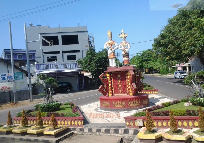 Tugu Pengantin Lampung Mysweet Ladyluck KSA, 1. Flipflop Coffee, 2. Warung Nongkrong (WN), 3. TEMAN KOPI, 4. Beringin Cinta Unila, 5. KFC Kedaton Lampung, 6. Mall Boemi Kedaton, 7. Tugu Adipura Bundaran Gajah, 8. Waroeng Diggers, 9. Tugu Pengantin, 10. Lungsir, 11. Halaman Kantor Gubernur, 12. Wood Stairs Cafe, 13. Stadion Pahoman, 14. PKOR Way Halim, 15. The Summit Bistro, 16. Oops Pujasera, 17. Lampung Walk, 18. Kedai Mie Aceh Jamboe Raya Way Halim, 19. Cafe Babe (Tutup), 20. Jumbo SeaFood (Tutup), 21. Sky Garden Cafe and Resto, 22. Dijou Coffeebar ( RELX ), 23. Liep’s Cafe, 24. Owl Cafe (Tutup), 25. Perut Bulat Cafe and Resto (Tutup), 26. Alun-alun Kota bandar Lampung alias Taman Gajah, 27. Ciplaz Lampung (RAMAYANA), 28. Depan Museum Lampung