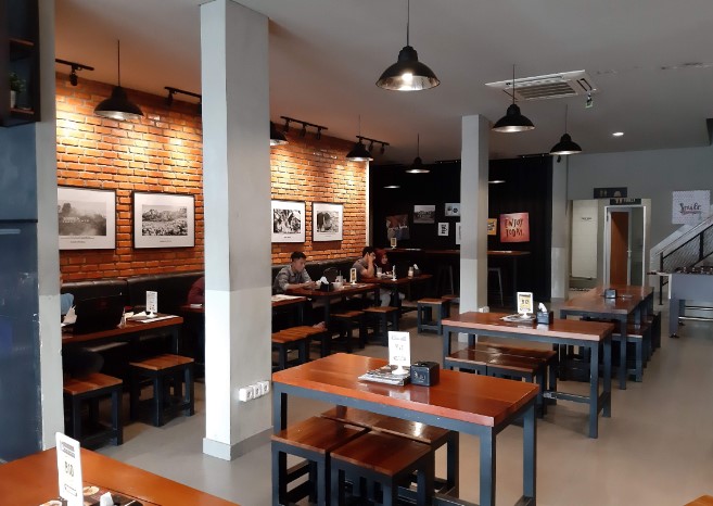 Warunk Upnormal Pekanbaru Ageless Aglow, 1. Sky Park Cafe & Bar, 2. Norma Coffee Indonesia, 3. Teras Kopi Sumatera, 4. Garasi 99 Kopitiam, 5. Local Pantry & Studio Karaoke, 6. Re Caffe Platinum, 7. Vivace Cafe, 8. Karambia Cafe and Hangout, 9. Kaldi Coffee Shop, 10. One Alumni Coffee, 11. Aksén Coffee, 12. Tong Susu Cafe, 13. Peterseli Kitchen, 14. Erber Coffee Nodal, 15. GreenSmoothie Factory, 16. Warunk Upnormal (Tutup), 17. Cubic Cafe (Tutup), 18. Mr.Brewok Cafe & Resto, 19. Ghazy, 20. Waroeng Wahid, 21. Lick & Latte Cafe and Resto (Tutup), 22. Memo Cafe (Tutup), 23. Krema Koffie, 24. Ochado Cafe (Tutup), 25. Warkop Pinggiran 45 (Tutup), 26. Sintesa Cafe and Creative Space, 27. Sanobar, 28. Pesona Coffee Pekanbaru