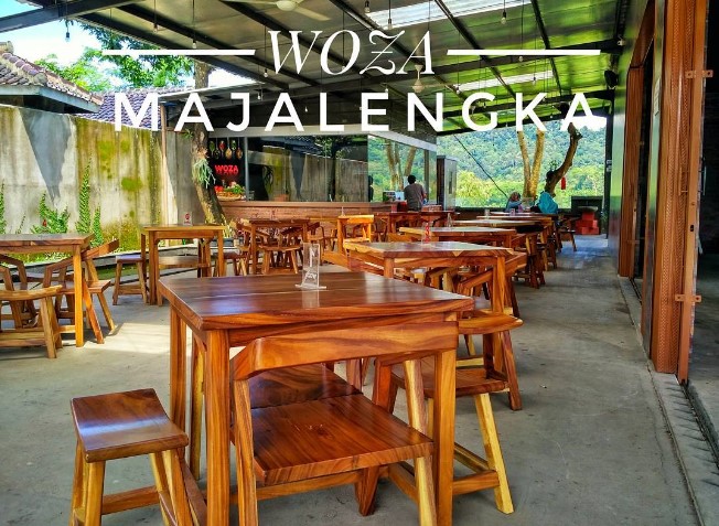 Woza Majalengka, 1. Marlina Kopi, 2. Laloma Cafe, 3. Humble Coffee, 4. Djasmine Coffee, 5. Kedai Artha (Tutup), 6. Oak’s Cafe &amp; Resto (Tutup), 7. Cafe Noni, 8. Kedai KopiApik, 9. Cafe Waroeng Dialogue (Tutup), 10. Kedai Kopi RoaKrak, 11. Cafe Talulla (Tutup), 12. Woza Majalengka (Tutup), 13. Ngopi Bung Majalengka, 14. TROPIS – Warung TKP Majalengka, 15. Bengkel Kopi De’brework, 16. Double_d Cafe, 17. Taman Raharja, 18. Saneskape, 19. Cafekopi, 20. Kedai Baraya Cigasong, 21. Resto Cafe 99, 22. Ambet Kasih Coffee, 23. Tigadelapan Majalengka, 24. La Reina Cafe, 25. Kedai KopiApik, 26. Simfoni Coffee Taste and Place, 27. Ben’s Coffee and Space, 28. JS Cafe and Restaurant