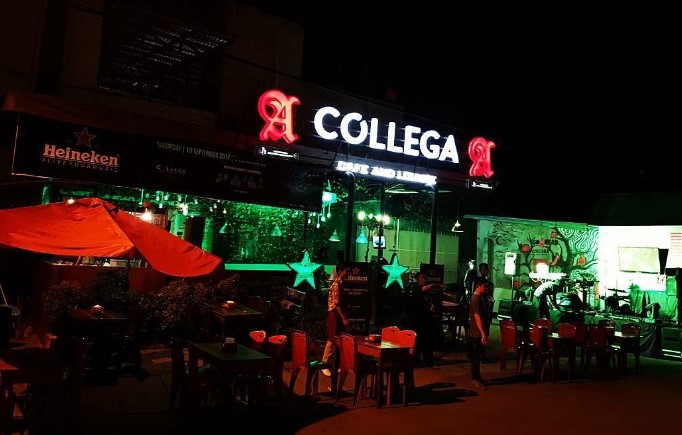 collega cafe Etty Thamrin, 1. Casa De Alicia, 2. Kopi Ketje Jelutung, 3. Atmosfer Cafe, 4. Duniawi Coffee House, 5. Cafe Hangout, 6. Collega Cafe (Tutup), 7. The Classio Cafe, 8. Simon Son Coffee Baker, 9. Taman Langit Cafe (Tutup), 10. Coffee Story, 11. Rain Coffee and Eatery, 12. Waronk Mabes, 13. Ice&Bean, 14. Keep Burger, 15. Warunk Upnormal (Tutup), 16. Jabat Tangan Coffee, 17. Cafeka, 18. Moo Nyusu, 19. Camp Coffee, 20. QZ Comic Cafe, 21. Double D Cafe (Tutup), 22. Unlimited Cafe (Tutup), 23. Eonni M Korean Food Cafe, 24. Clave Cafe (Tutup), 25. Le Colonia, 26. Waroenk Jogja, 27. Jkovkoffie, 28. Copi Oey, 29. Circle Coffee, 30. Cafe Hello Sapa, 31. Soemantri, 32. Hepitea Story, 33. Dome Steak, 34. Cafe Buzz and Resto (Tutup)