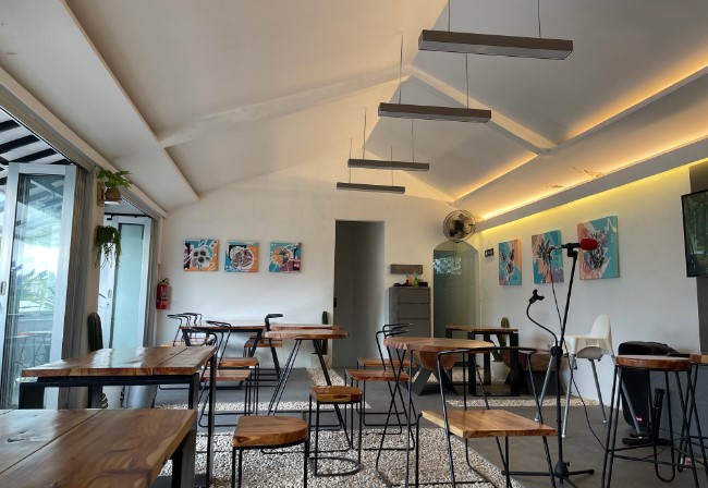diKala Coffee & Eatery Cianjur Lipat Hati, 1. Sabore Kitchen, 2. Secret Garden Cafe, 3. Depdoo, 4. Chicoba Cafe, 5. Mak Ecih Cafe, 6. The Celcius Coffee, 7. Bacil Cianjur, 8. Nicole’s Kitchen and Lounge, 9. Mayoutfit & Cafe, 10. Tan Keng Cu Resto & Bakery, 11. Twank Kitchen, 12. Cafe 259 Cianjur (Tutup), 13. Mr.Ebood Platinum Sayang, 14. Kilometer95 Coffee, 15. Orange Cafe Cianjur, 16. Arseven Coffee Corner, 17. Acakadut resto & Coffee Shop (Tutup), 18. Resto Wisata Ciherang, 19. Saung De Faqih, 20. Waroeng Botram, 21. MBS Bistro and Cafe (Tutup), 22. Langit Cafe, 23. Cafe Bcny, 24. Kedai Kopi Riung Gunung, 25. Sela Kopi, 26. Imah Kopi Cianjur, 27. Wardis Koffie, 28. 55 Cafe Cianjur, 29. diKala Coffee & Eatery Cianjur, 30. Cimaya (Tutup), 31. Ujala Cafe & Roastery, 32. De Baksoku, 33. Bakso Niku, 34. Cafe Teras ANYUN, 35. M Garden Cafe
