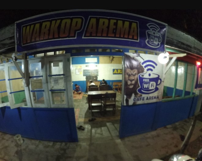 Cafe Arema Dea Marshalia Fernanda, 1. Suka Rasa Resto, 2. Kuno Kini, 3. Cafe Coffee Break and Resto, 4. Sakala Cafe (Tutup), 5. One Eleven Caffeine Dealer, 6. Warung Dhuwur, 7. It’s Milk, 8. Kedai Tower, 9. Carlo Pizza and Cafe, 10. Babalu Crab, 11. Pelangi Resto & Cafe Purwodadi, 12. Danau Resto Purwodadi, 13. Saben Coffee Shop & Eatery, 14. Wisebean Coffee, 15. DE LAPAN Coffee & Eatery, 16. Twins Coffee & Doty Milk, 17. Cafe Arema, 18. TOSU Coffee, 19. D’Menoel Cafe, 20. Cafenian Coffee Corner, 21. Noctic Coffee, 22. Heritage Coffee, 23. Ruang coffee & sunset, 24. Pusat Kuliner Purwodadi, 25. Cafe & Resto Pring Ndeso, 26. D’Lans Resto, 27. Dejavu Resto & Cafe, 28. Pelangi Resto & Cafe Purwodadi, 29. Black House
