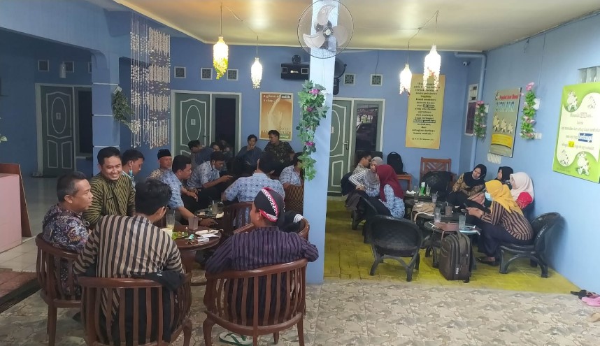 Cafe Susu Putri Bumi Lanti Lee, 1. DUE CAFE, 2. Njajan.co 04, 3. Cafe Susu Putri Bumi, 4. Jong Cafe, 5. Asem Jawa Cafe, 6. Sembawang Cafe, 7. Kedai Kopi Tanpa Nama, 8. D’milk Kedai Susu, 9. Ala Cafe Madam’e Banjarharjo, 10. VOC kafe, 11. Aldan Coffee, 12. Gila Duren, 13. Kedai Ceker Ndower, 14. Family Billiard &amp; Coffee, 15. Rumah Makan Kedung Roso, 16. Kupat Blengong Kasturi Rajak Putra, 17. Rumah Makan Alang Alang, 18. Rumah Makan Pak Tarwud, 19. Cam Cafe, 20. SIGELENG COFFEE &amp; EATERY (Tutup), 21. Royal Cafe, 22. King’s Coffee Brebes, 23. Kedai Kopi He Kafei, 24. Asem Jawa Kafe, 25. Janji Jiwa, 26. Cafe Milk 3, 27. TEND Coffee and Tea (Tutup), 28. Puspa Deck (Tutup), 29. Rajaswa Coffee