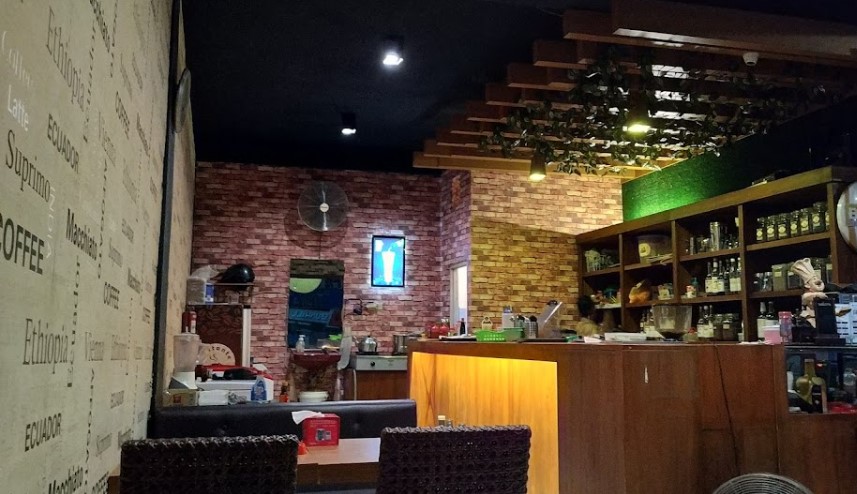Constante coffee &amp; cake miftah Khoir, 1. Kurma Resto &amp; Coffee Shop, 2. kopiNAN.co, 3. Cafe 33, 4. Constante Coffee &amp; Cake, 5. BELIKOPI. BLORA, 6. Metro Coffee, 7. Samin Coffee Shop, 8. Teko Latte, 9. Kedai Wilis, 10. Kafe Manggala, 11. Warung Iwak Kali Tempuran, 12. Londho Coffee Shop, 13. Tigasembilan, 14. Seteduh Coffee, 15. Jukopi, 16. Loss Cafe, 17. Its Milk Blora (Tutup), 18. Rodeo Angkring &amp; Cafe, 19. YY’s White house (Tutup), 20. Kedai Gang Mangga, 21. Constante coffee &amp; cake, 22. Tekolate2nd, 23. Segara Cafe, 24. Coffee and Cafe BEN’s, 25. Play Cafe Blora, 26. Omah Majapahit, 27. Angkringan Level Up Blora, 28. Sedjoli Blora, 29. Chara Ice Cream, 30. My Chicken Cafe &amp; Resto (Tutup), 31. Book.ing Library &amp; Cafe