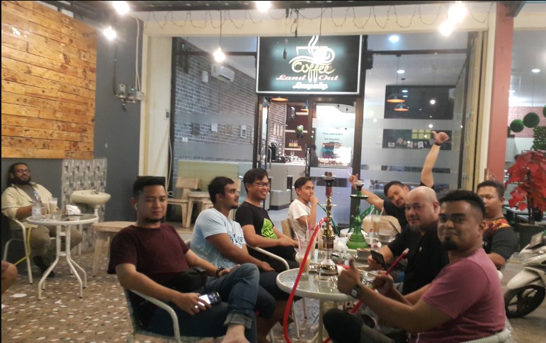 Coffee land Out layaly Zionett Unett, 1. Rumah Koffie Mr. Ino, 2. Teringat Kopi, 3. Cannella Cafe, 4. Kopi Janji Jiwa, 5. Teras Kita, 6. Taste Coffee, 7. Ruko Coffee Bean Shop, 8. Halaman Indramayu, 9. LO.LO Coffee & Resto Indramayu, 10. Rannum Space, 11. Dip Cafe, 12. District Cafe, 13. Milk Lova Cafè (Tutup), 14. Kedai DJIROLOE, 15. Cowboy Cafe, 16. Dapur Bunda, 17. Siesan Tea Of Taiwan (outlet), 18. FREETIME CAFE (Tutup), 19. Kali Susu Kafe (Tutup), 20. Cangkir Senja, 21. Cafe Queen, 22. Coffee Land Out Layaly (Tutup), 23. Zon@ Kongkow, 24. D&G Cafe, 25. Coffee Zak, 26. D’plan Resto & Caffe, 27. Kedai Rustic Indramayu