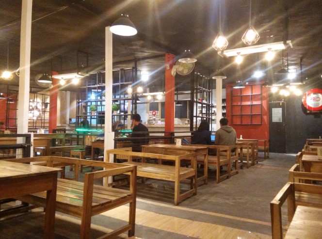 Clear Up Eatery &amp; Mixology is wahyudi, 1. Argo Loro Kopi, 2. Kopi DjuWos, 3. Pendopo Alit Boyolali, 4. Opallet Cafe, 5. Hekya Cafe, 6. Daipilong LabaLaba Boyolali, 7. Kedai Mujur’s, 8. KEDAI MATMOEN, 9. Vappiano Resto &amp; Cafe, 10. Pim n pom Fried Chicken, 11. Omah Bakar On The Street, 12. Horock Coffee Boyolali, 13. Deselokaton Boyolali, 14. Breakout Tea &amp; Coffee, 15. Clear up Cafe (Tutup), 16. Culture Coffee Boyolali, 17. Amor coffee talks, 18. Maha.pinkcafe, 19. KiNG Coffee Boyolali, 20. Omah Dewe Cafe, 21. Dembakoe Cafe, 22. D’ Garden Cafe Selo, 23. Kafe Organik Etasia, 24. AA Cafe Resto, 25. Kohaku Cafe, 26. Macchiato Coffee, 27. Skapat Coffee House, 28. Mario Star Coffee, 29. T-Co Caffe (Tutup), 30. Clear Up Eatery &amp; Mixology (Tutup), 31. Social Garden (Tutup), 32. W-dangan Kandang Sapi (Tutup)