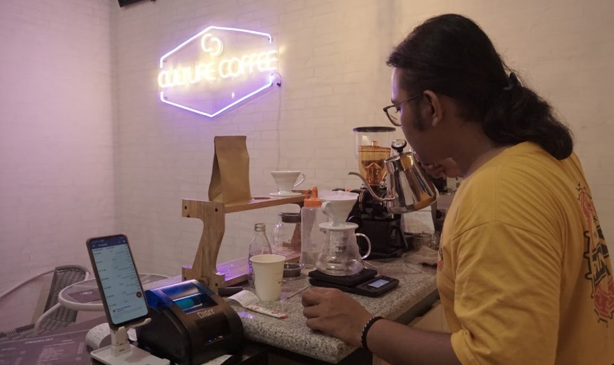 Culture Coffee Boyolali, 1. Argo Loro Kopi, 2. Kopi DjuWos, 3. Pendopo Alit Boyolali, 4. Opallet Cafe, 5. Hekya Cafe, 6. Daipilong LabaLaba Boyolali, 7. Kedai Mujur’s, 8. KEDAI MATMOEN, 9. Vappiano Resto &amp; Cafe, 10. Pim n pom Fried Chicken, 11. Omah Bakar On The Street, 12. Horock Coffee Boyolali, 13. Deselokaton Boyolali, 14. Breakout Tea &amp; Coffee, 15. Clear up Cafe (Tutup), 16. Culture Coffee Boyolali, 17. Amor coffee talks, 18. Maha.pinkcafe, 19. KiNG Coffee Boyolali, 20. Omah Dewe Cafe, 21. Dembakoe Cafe, 22. D’ Garden Cafe Selo, 23. Kafe Organik Etasia, 24. AA Cafe Resto, 25. Kohaku Cafe, 26. Macchiato Coffee, 27. Skapat Coffee House, 28. Mario Star Coffee, 29. T-Co Caffe (Tutup), 30. Clear Up Eatery &amp; Mixology (Tutup), 31. Social Garden (Tutup), 32. W-dangan Kandang Sapi (Tutup)