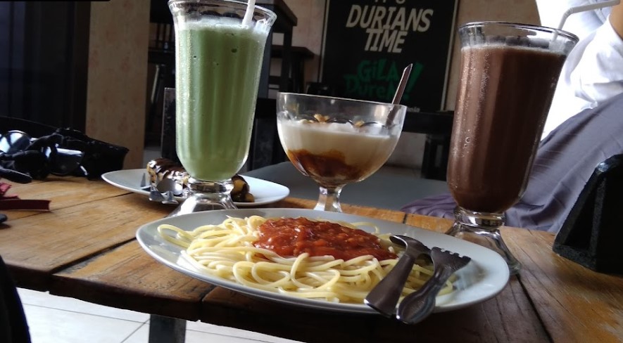 Gila Duren afiny maulany, 1. DUE CAFE, 2. Njajan.co 04, 3. Cafe Susu Putri Bumi, 4. Jong Cafe, 5. Asem Jawa Cafe, 6. Sembawang Cafe, 7. Kedai Kopi Tanpa Nama, 8. D’milk Kedai Susu, 9. Ala Cafe Madam’e Banjarharjo, 10. VOC kafe, 11. Aldan Coffee, 12. Gila Duren, 13. Kedai Ceker Ndower, 14. Family Billiard &amp; Coffee, 15. Rumah Makan Kedung Roso, 16. Kupat Blengong Kasturi Rajak Putra, 17. Rumah Makan Alang Alang, 18. Rumah Makan Pak Tarwud, 19. Cam Cafe, 20. SIGELENG COFFEE &amp; EATERY (Tutup), 21. Royal Cafe, 22. King’s Coffee Brebes, 23. Kedai Kopi He Kafei, 24. Asem Jawa Kafe, 25. Janji Jiwa, 26. Cafe Milk 3, 27. TEND Coffee and Tea (Tutup), 28. Puspa Deck (Tutup), 29. Rajaswa Coffee