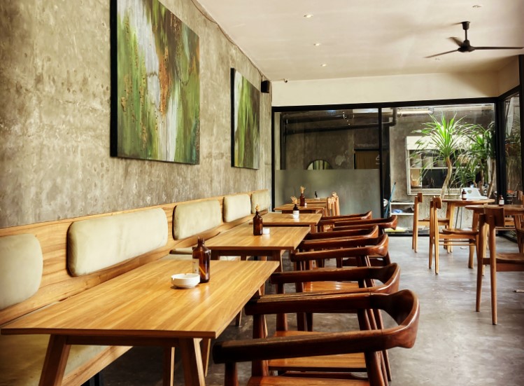 Hej House Epa Lesmana, 1. Ngopi Doeloe, 2. Orchid Bakery and Resto, 3. Selaz Cafe, 4. Ngopi Bung, 5. Kedai Kopi Roemah 151, 6. Warung Si Hitam – D’Rumahibu Cafe &amp; Resto, 7. Bukan Cafe dan Resto, 8. Nyusu Doeloe, 9. Toga Peak Cafe, 10. Balad Coffee (Tutup), 11. Giggle box Cafe and Resto, 12. Cafe Sumantri, 13. Plumeria Cafe &amp; Creative Space, 14. Plumeria House, 15. Kedai Wake Up, 16. Banyu Biru Cafe, 17. Manualism Coffee, 18. Ex Drink Me (Tutup), 19. Wasabi Sushi &amp; Ramen Jatinangor, 20. Spot Cafe Carwash and Barbershop (Tutup), 21. Saung Alam Flora, 22. Amala Coffee, 23. Sawala Space &amp; Café, 24. Past Story, 25. LIMASAN’s FINEST – CAFE, 26. Katenjo Chill Space &amp; Coffee Bar, 27. Kopi Brontak, 28. Hej House, 29. Athenary Coffee, 30. Kedai Kopi Kharikov Sumedang, 31. Amore Cafe, 32. Milda’s House Cafe, 33. Cafe Saga, 34. Eilaji Coffee, 35. Sarvara Coffee &amp; Chill space, 36. Cheko Cafe Resto (Tutup), 37. Appa Cafe