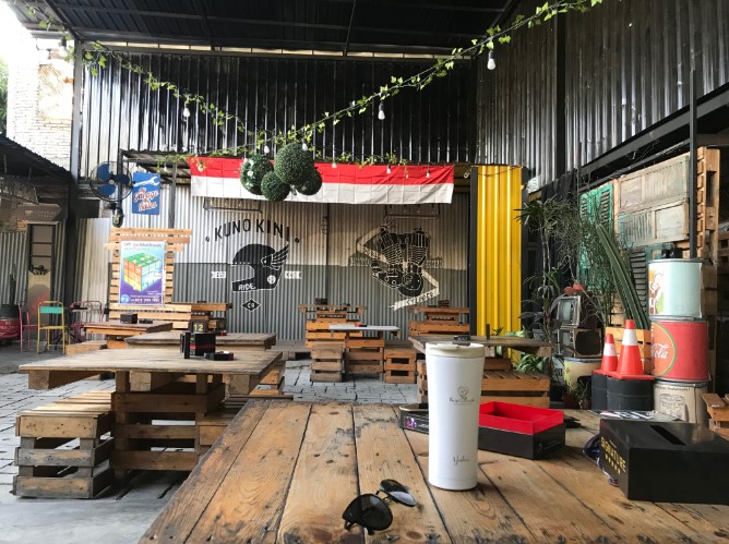 Kuno Kini Lilis Marlins Ramadhanti, 1. Suka Rasa Resto, 2. Kuno Kini, 3. Cafe Coffee Break and Resto, 4. Sakala Cafe (Tutup), 5. One Eleven Caffeine Dealer, 6. Warung Dhuwur, 7. It’s Milk, 8. Kedai Tower, 9. Carlo Pizza and Cafe, 10. Babalu Crab, 11. Pelangi Resto & Cafe Purwodadi, 12. Danau Resto Purwodadi, 13. Saben Coffee Shop & Eatery, 14. Wisebean Coffee, 15. DE LAPAN Coffee & Eatery, 16. Twins Coffee & Doty Milk, 17. Cafe Arema, 18. TOSU Coffee, 19. D’Menoel Cafe, 20. Cafenian Coffee Corner, 21. Noctic Coffee, 22. Heritage Coffee, 23. Ruang coffee & sunset, 24. Pusat Kuliner Purwodadi, 25. Cafe & Resto Pring Ndeso, 26. D’Lans Resto, 27. Dejavu Resto & Cafe, 28. Pelangi Resto & Cafe Purwodadi, 29. Black House