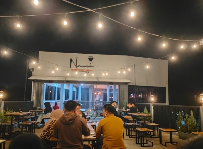 Naura Coffee & Eatery Ratih IR, 1. Lampu Satu Resto & Bakery, 2. Follow Mie, 3. Soenda Coffee (Tutup), 4. Angkringan Atelier, 5. Subang Milk Center, 6. Pelabuhan Coffee and Tea Subang, 7. In Home Cafe (Tutup), 8. Abbey Kopi, 9. Sugar Rush, 10. Kopitiam HT, 11. Nonon Van Esblnd, 12. Sayap Endeus Subang, 13. No.70’s Coffee, 14. Kedai Pamor Kopi, 15. Naura Coffee and Eatery, 16. Kedai Jesisa Coffee, 17. Firefly Coffee House (Tutup), 18. Beater Bean Cafe, 19. Valet Cafe Subang (Tutup), 20. Dongkrak Coffee and Eatery (Tutup), 21. Dilaga’s Coffee, 22. Koka.kopikaum, 23. Djatidiri Coffee, 24. Hayy.coffee Purwadadi, 25. Kedai Dakita, 26. Mana Cafe Subang (Tutup), 27. Ranca Coffee and Villa, 28. Ini Coffee Budi Vapezone, 29. Kedai Jawarana Kopi, 30. Tenda Kopi, 31. Mommy Boss Cafe and Resto, 32. More Coffee and Space, 33. Fei Cafe (Tutup), 34. Warunk upnormal, 35. Satuan Kopi, 36. Expose Coffee, 37. Escape, 38. Saung Lebe, 39. Janji Jiwa Subang, 40. Summer Cafe and Resto, 41. Bangbi, 42. Gya Coffee, 43. Borneo Kopi, 44. D’king Cafe & Resto, 45. Kopi Kiran Signature, 46. Sayap Endeus, 47. D&C Coffee Lounge, 48. Batavia Coffee and Resto